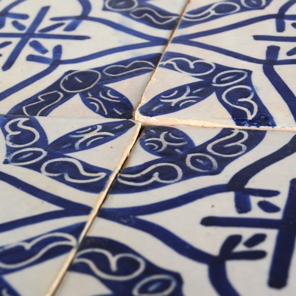 Al-Andalus - 10 cm - several designs - handcrafted tile - model 23