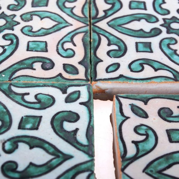 Al-Andalus - 10 cm - several designs - handcrafted tile - model 31